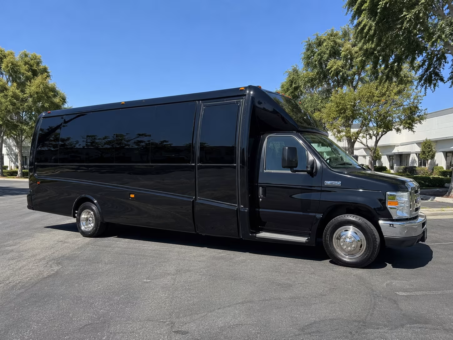 the bus type and amenities